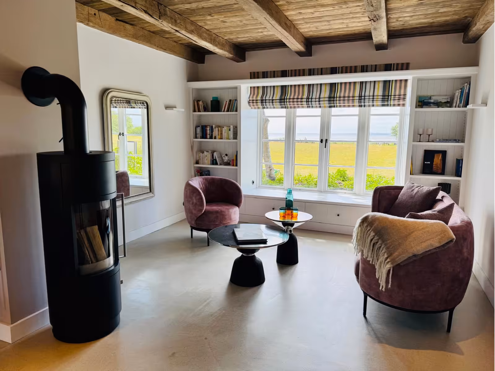 Sichtestrich in Weißzement auf Sylt – helle Betonoptik, fugenlos